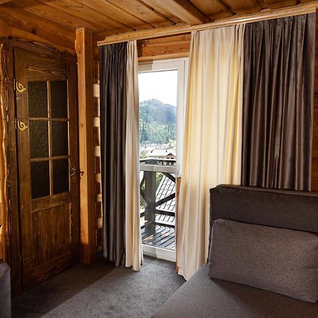 Svoi Hotel Palyanytsya Luaran gambar