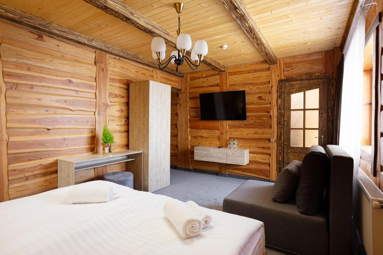 Svoi Hotel Palyanytsya Luaran gambar