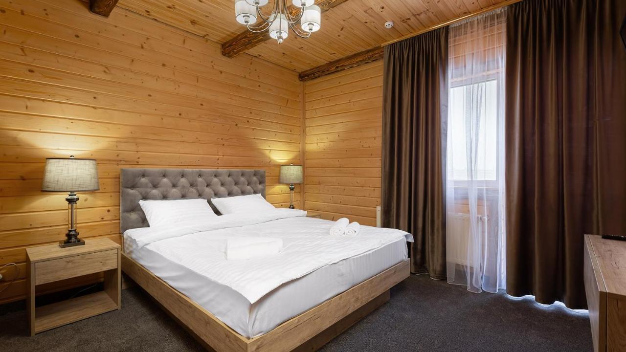Svoi Hotel Palyanytsya Luaran gambar