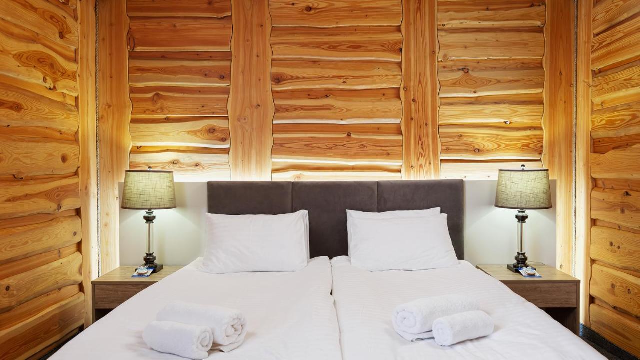 Svoi Hotel Palyanytsya Luaran gambar
