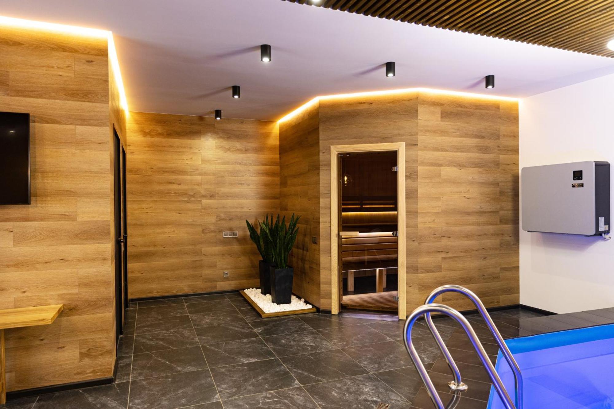 Svoi Hotel Palyanytsya Luaran gambar