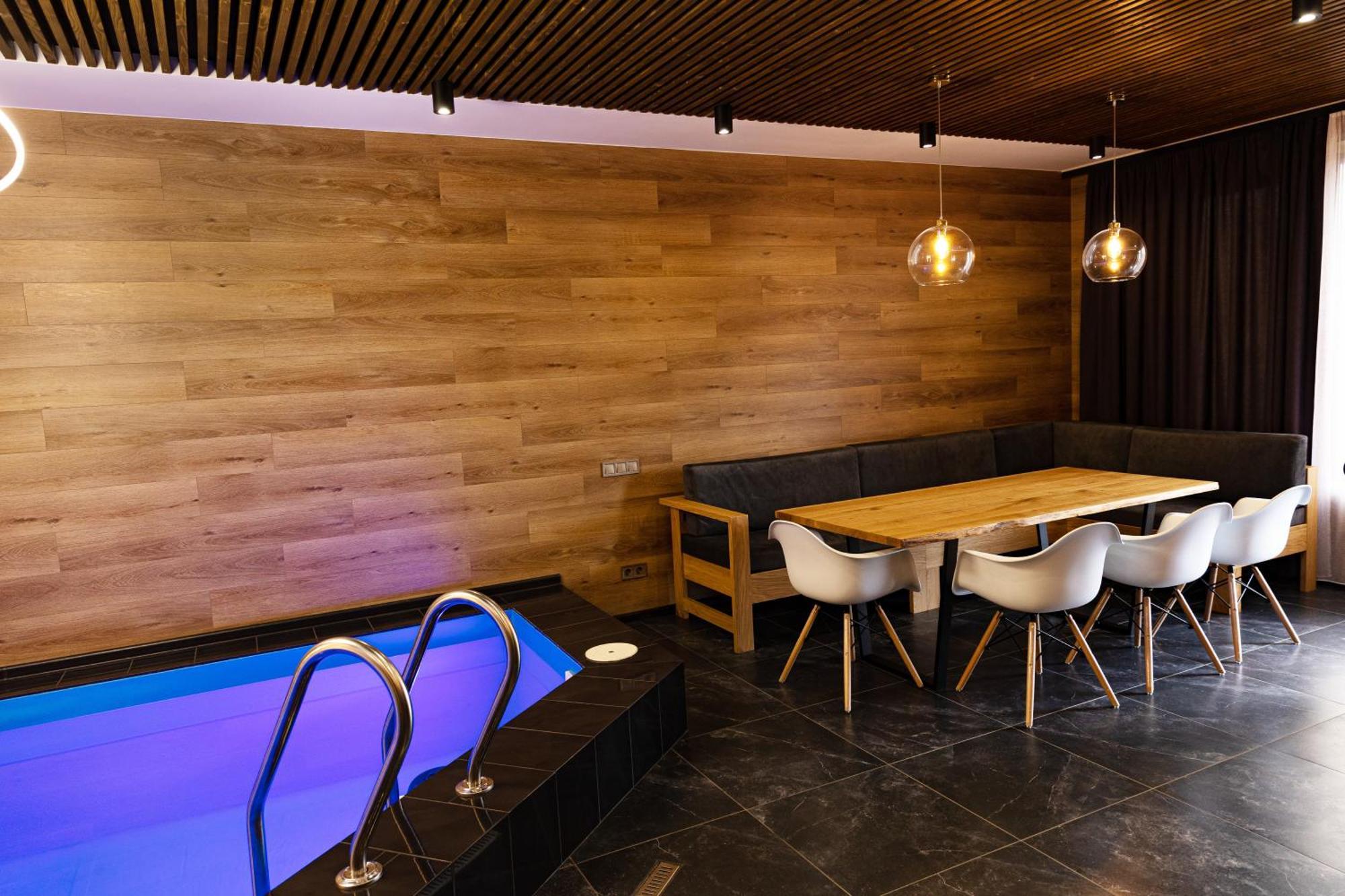 Svoi Hotel Palyanytsya Luaran gambar