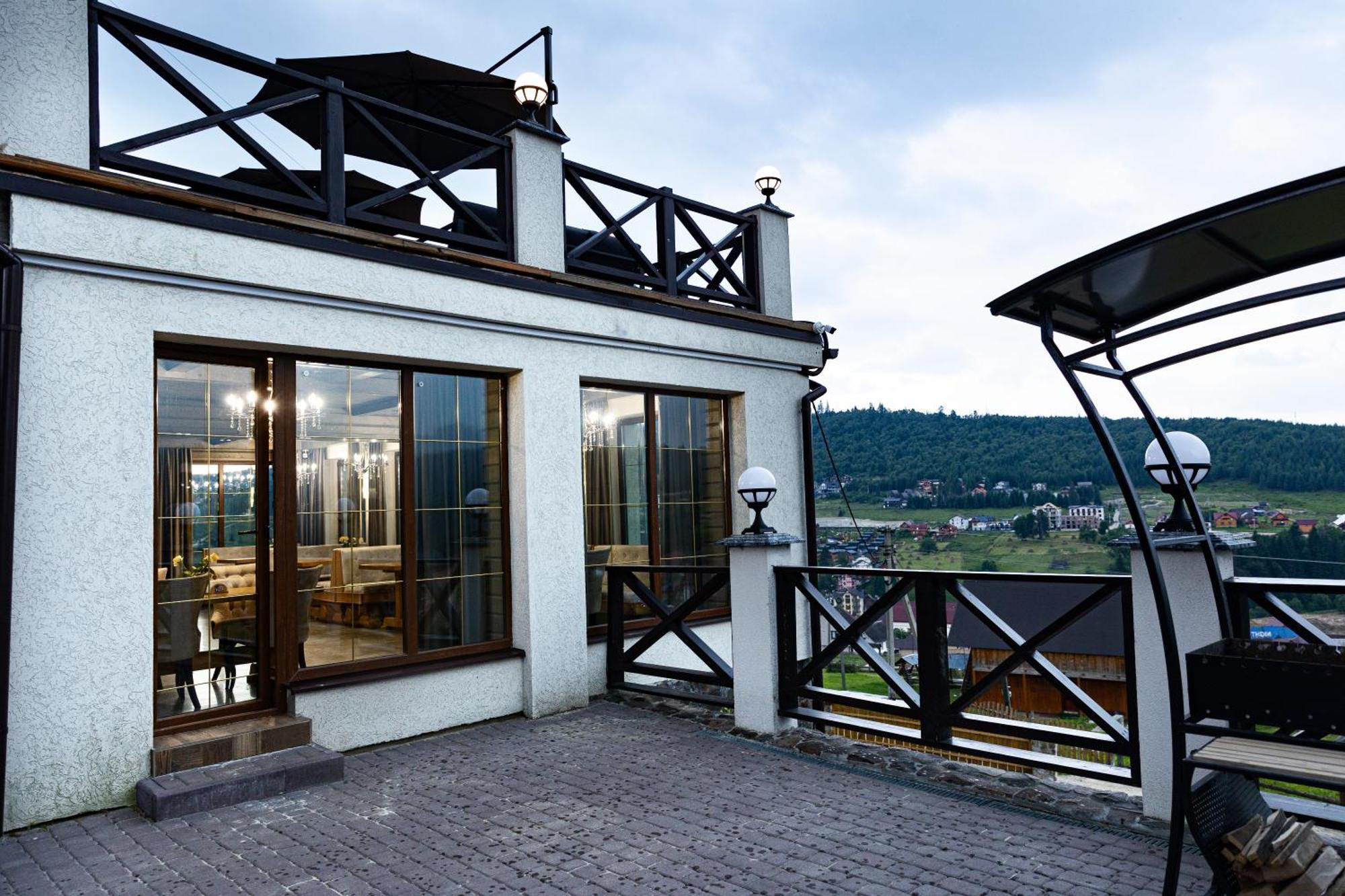 Svoi Hotel Palyanytsya Luaran gambar